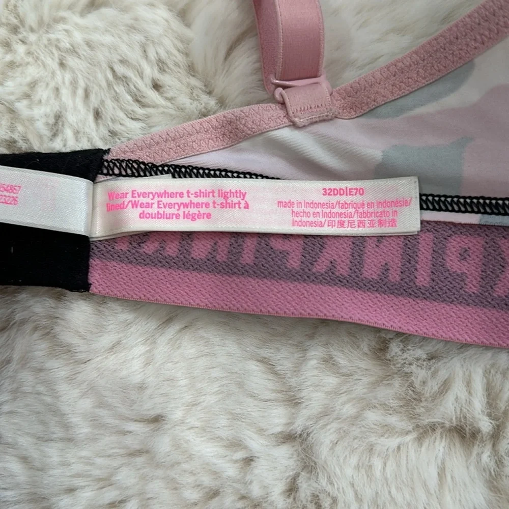 VS PINK Lightly Lined Wear Everywhere T-Shirt Bra Pink Camo size 32DD